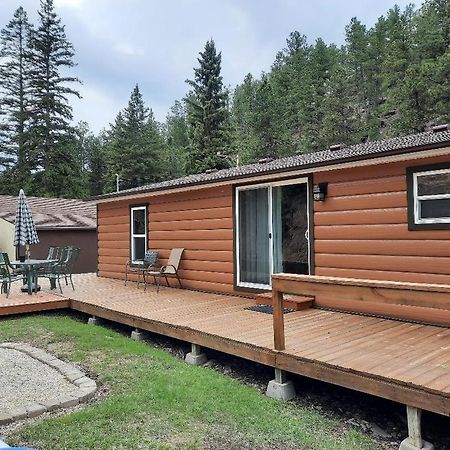 Trails End Cabins & Motel Хилл-Сити Экстерьер фото