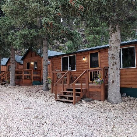 Trails End Cabins & Motel Хилл-Сити Экстерьер фото