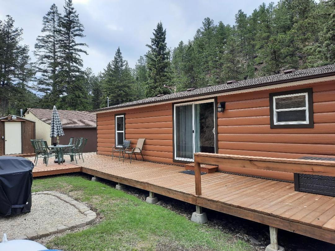 Trails End Cabins & Motel Хилл-Сити Экстерьер фото
