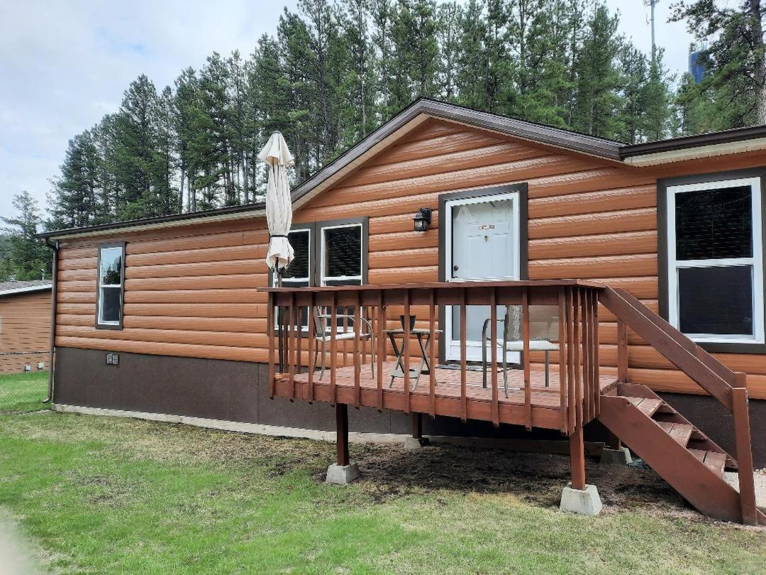 Trails End Cabins & Motel Хилл-Сити Экстерьер фото