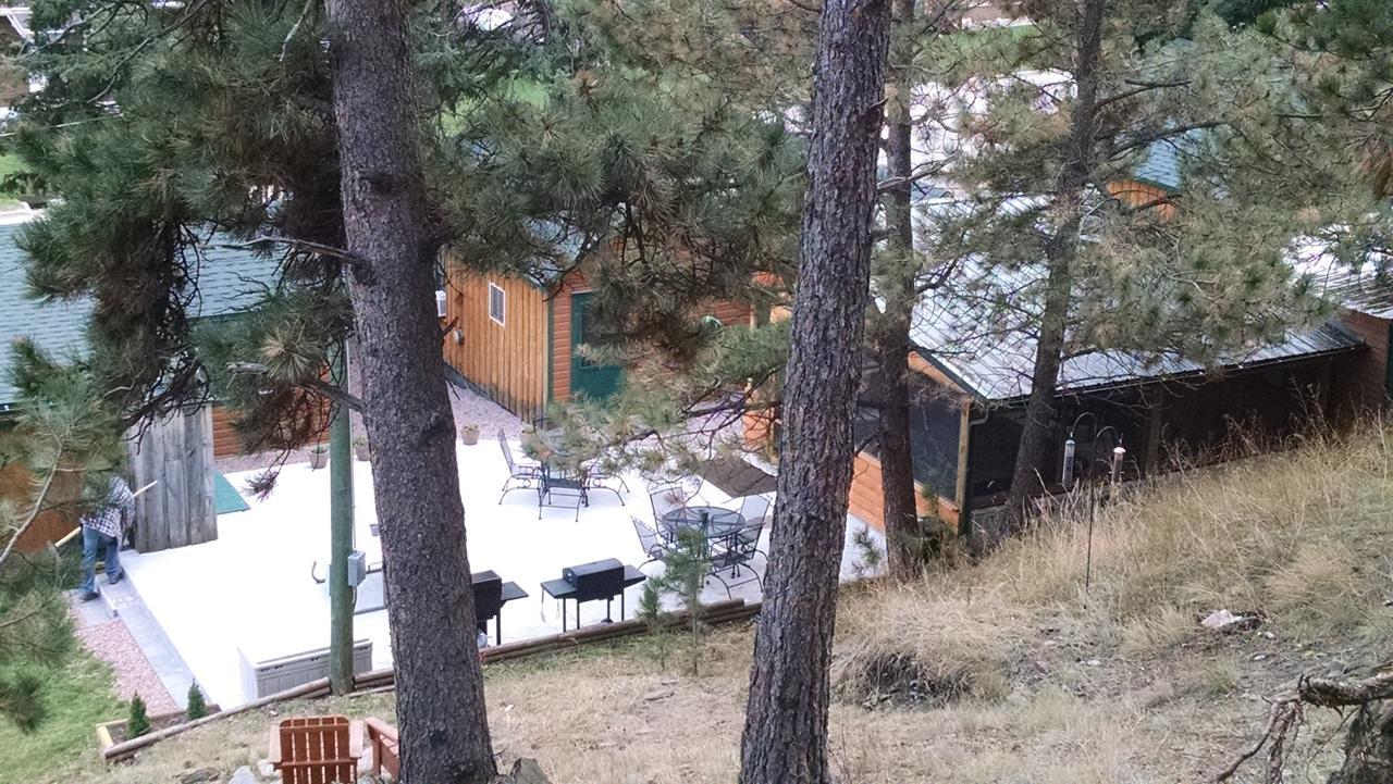 Trails End Cabins & Motel Хилл-Сити Экстерьер фото