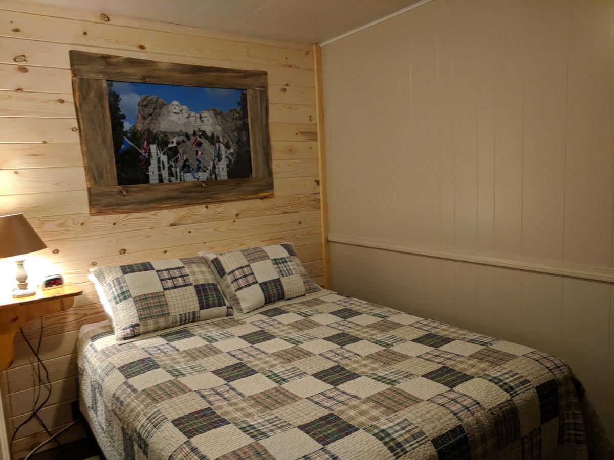 Trails End Cabins & Motel Хилл-Сити Экстерьер фото