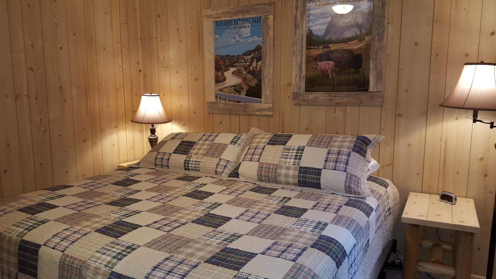 Trails End Cabins & Motel Хилл-Сити Экстерьер фото