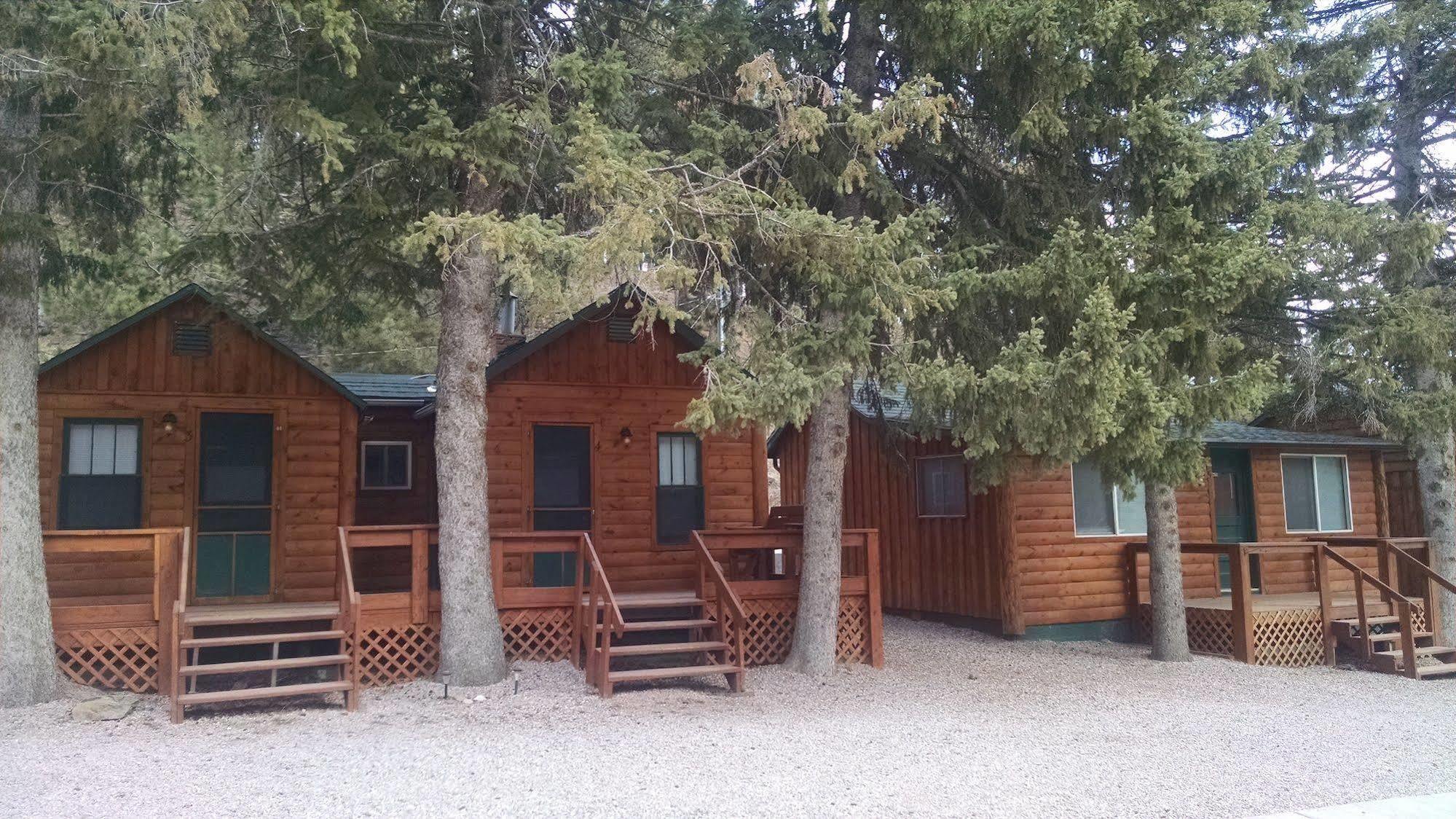 Trails End Cabins & Motel Хилл-Сити Экстерьер фото