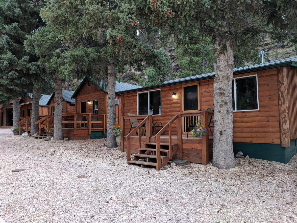 Trails End Cabins & Motel Хилл-Сити Экстерьер фото