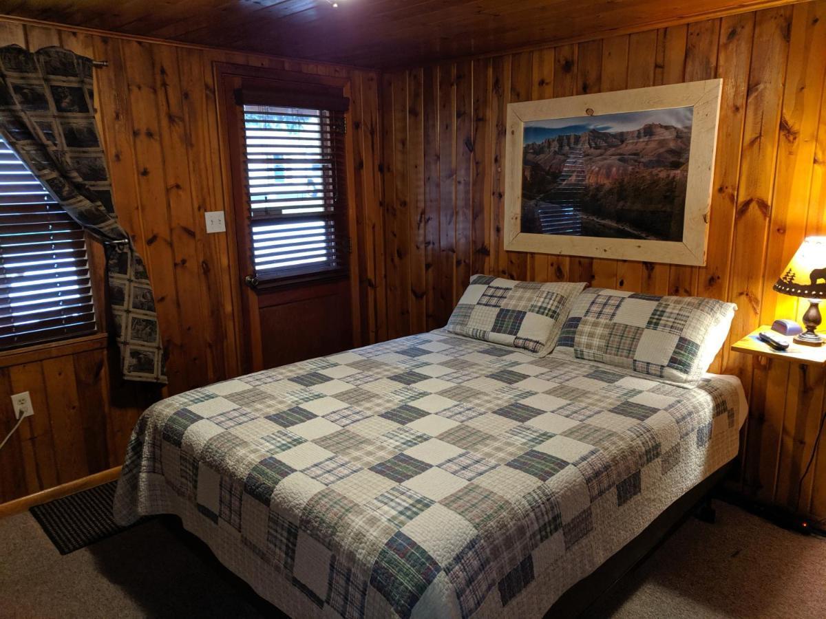 Trails End Cabins & Motel Хилл-Сити Экстерьер фото