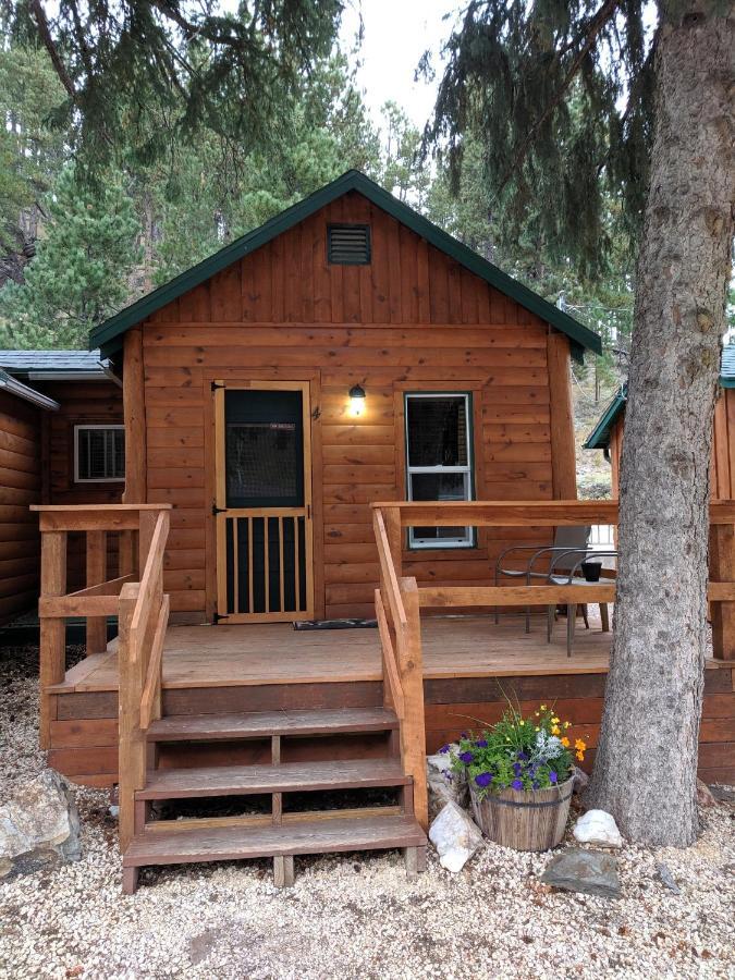 Trails End Cabins & Motel Хилл-Сити Экстерьер фото