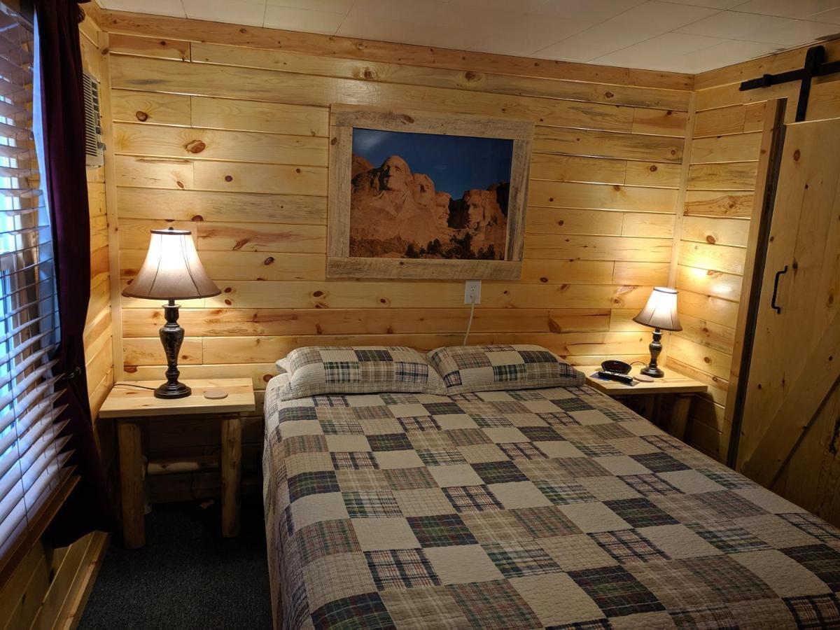 Trails End Cabins & Motel Хилл-Сити Экстерьер фото