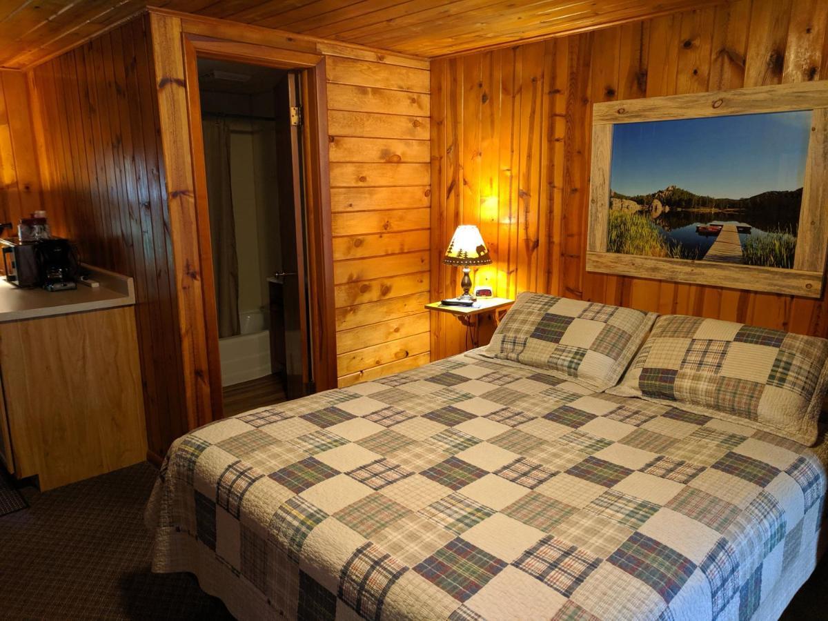 Trails End Cabins & Motel Хилл-Сити Экстерьер фото