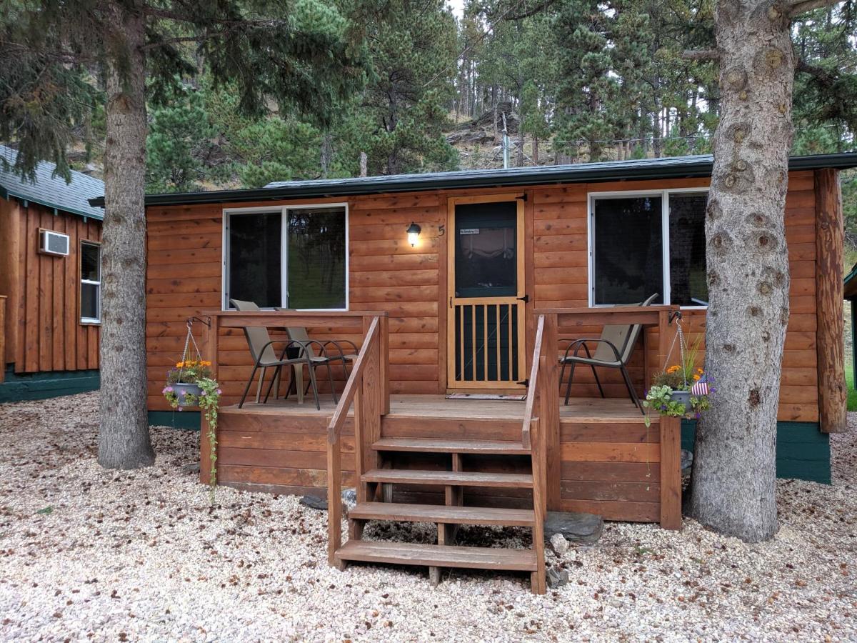 Trails End Cabins & Motel Хилл-Сити Экстерьер фото