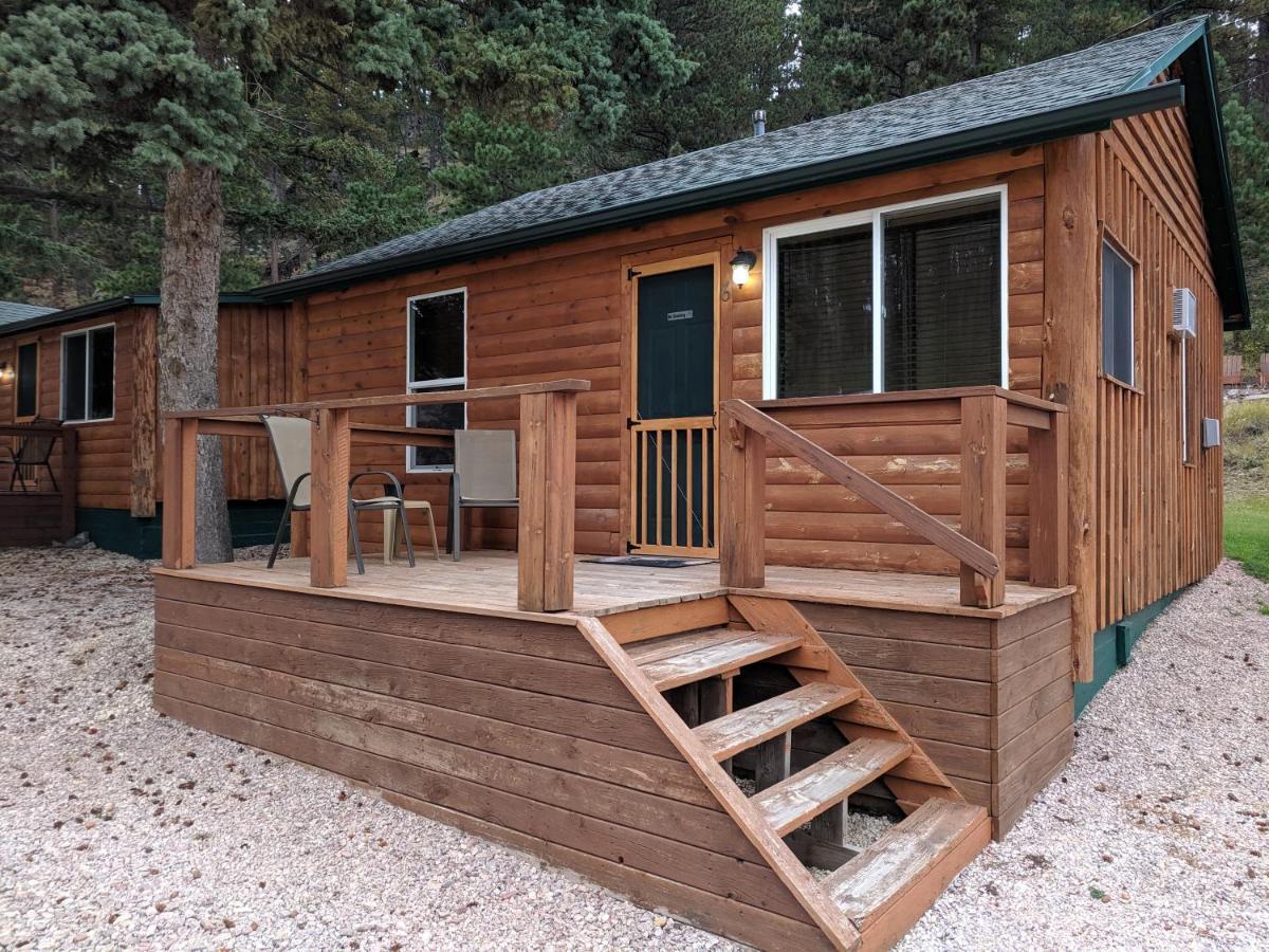 Trails End Cabins & Motel Хилл-Сити Экстерьер фото